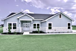 176 Hidden Ranch Ct, Floresville, TX 78114