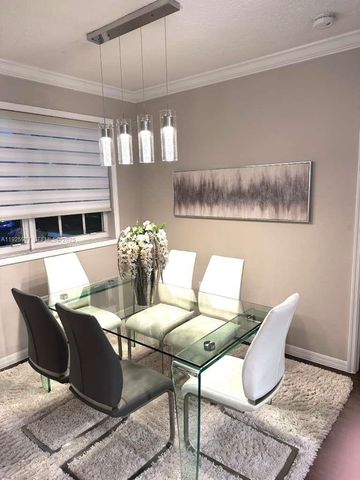 220 SW 116th Ave 15201, Pembroke Pines, FL 33025