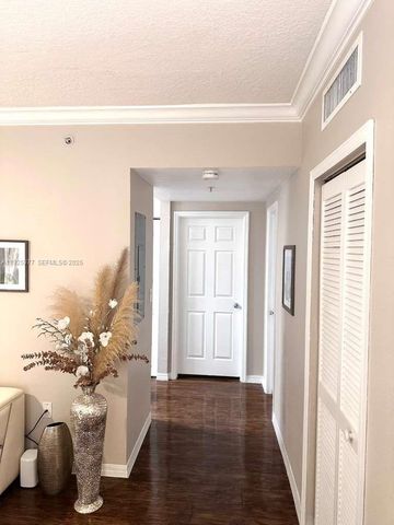 220 SW 116th Ave 15201, Pembroke Pines, FL 33025