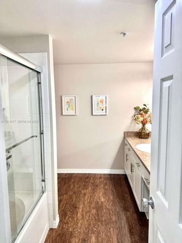 220 SW 116th Ave 15201, Pembroke Pines, FL 33025