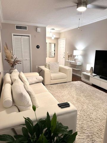 220 SW 116th Ave 15201, Pembroke Pines, FL 33025