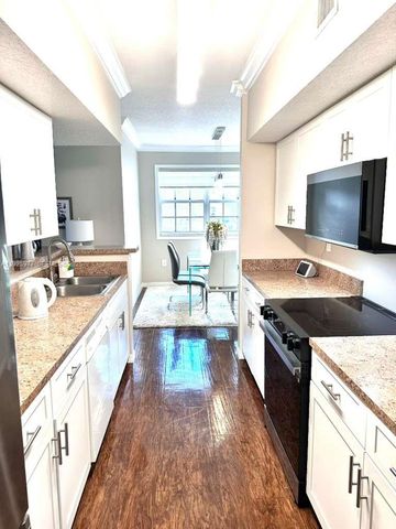 220 SW 116th Ave 15201, Pembroke Pines, FL 33025