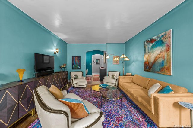 35-05 72nd Street 2E, Jackson Heights, NY 11372