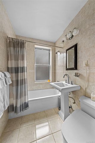 35-05 72nd Street 2E, Jackson Heights, NY 11372