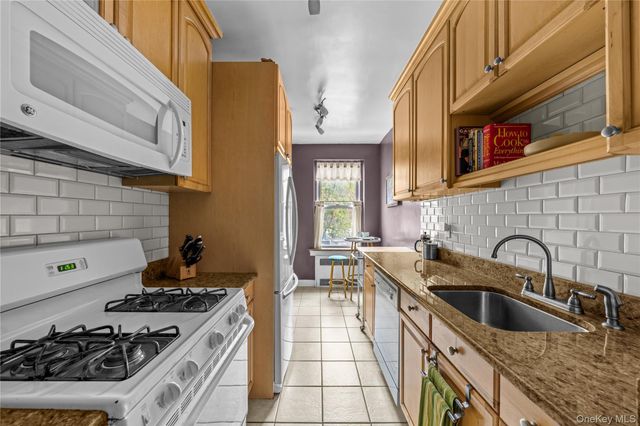 35-05 72nd Street 2E, Jackson Heights, NY 11372