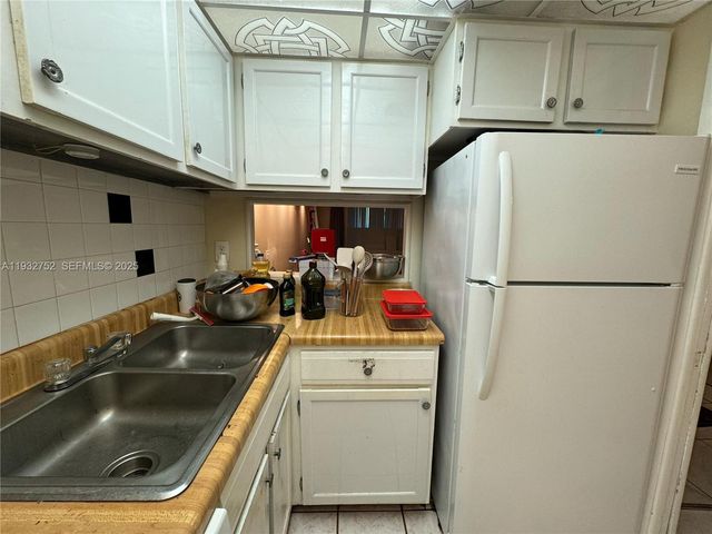 3720 Inverrary Dr 1N, Lauderhill, FL 33319