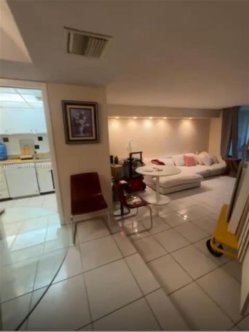 3720 Inverrary Dr 1N, Lauderhill, FL 33319