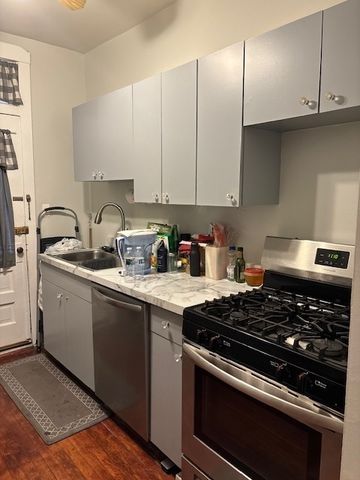 817 Lake Street 1N, Oak Park, IL 60301
