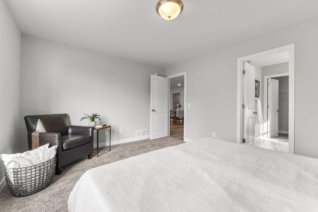 7329 Agate Trail, Inver Grove Heights, MN 55077