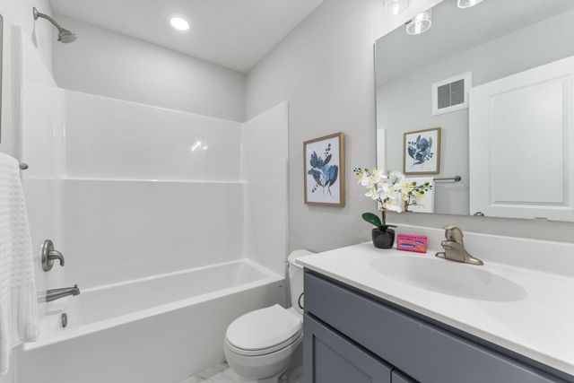 7329 Agate Trail, Inver Grove Heights, MN 55077