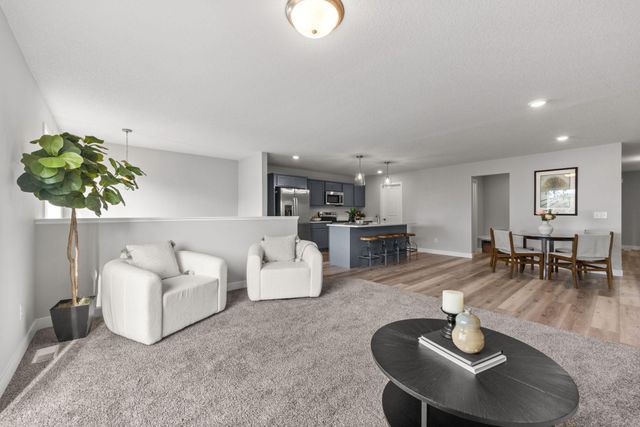 7329 Agate Trail, Inver Grove Heights, MN 55077