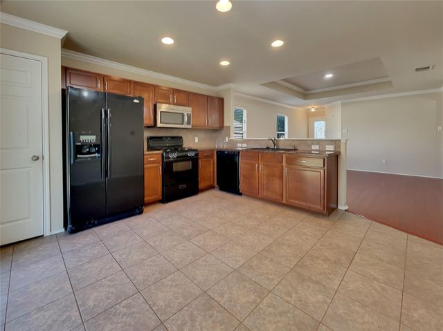 250 Wolf Berry PATH, Buda, TX 78610