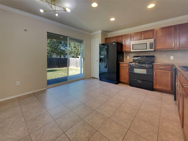 250 Wolf Berry PATH, Buda, TX 78610