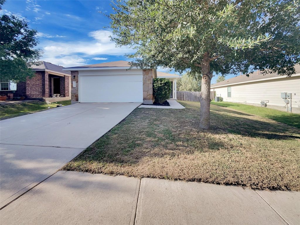 250 Wolf Berry PATH, Buda, TX 78610