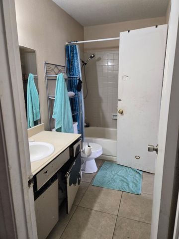 8405 Wilcrest Drive 2206, Houston, TX 77072