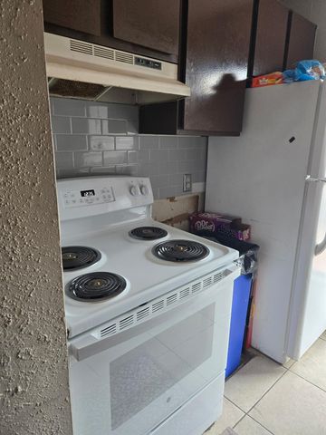 8405 Wilcrest Drive 2206, Houston, TX 77072