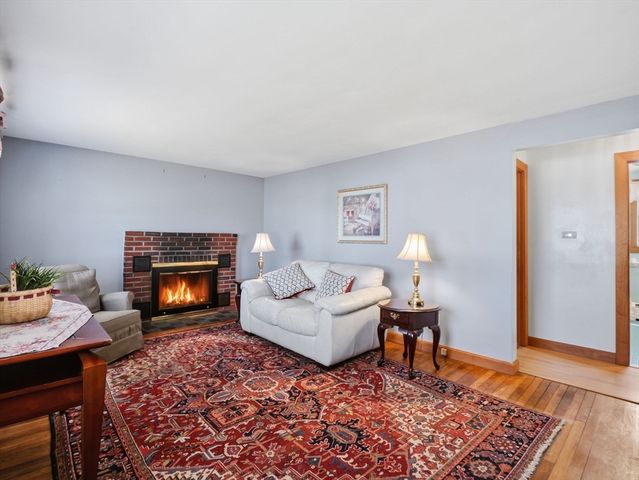 36 Bridge St, Billerica, MA 01821