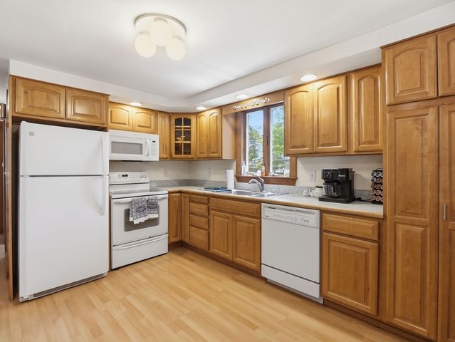 36 Bridge St, Billerica, MA 01821