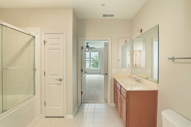 1781 Tudor Lane 204, Northbrook, IL 60062
