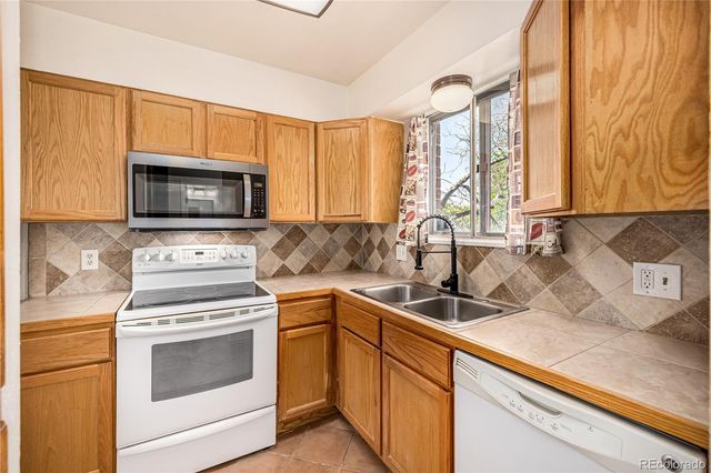 14462 E Mississippi Avenue B, Aurora, CO 80012