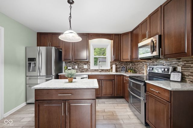 936 W County Road 550 S, Clayton, IN 46118