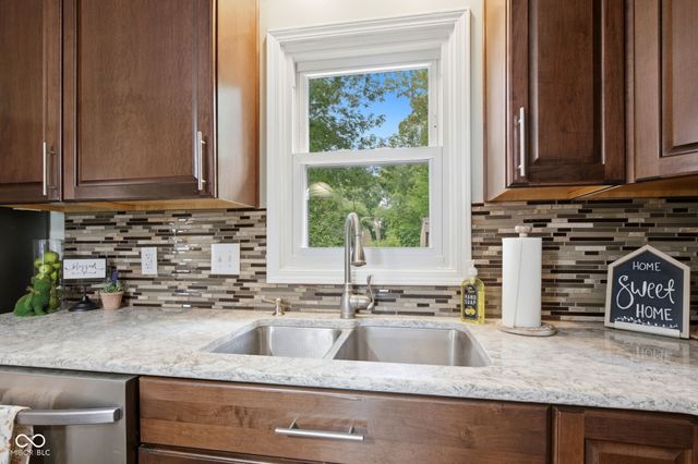 936 W County Road 550 S, Clayton, IN 46118