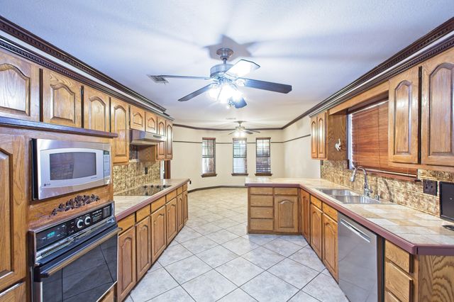 2312 Rockhill Road, Mckinney, TX 75072