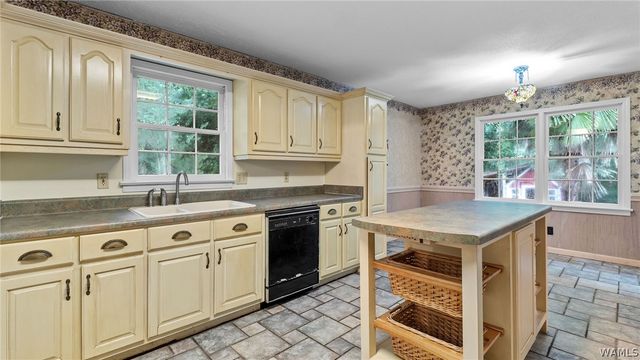 4122 Brookhill, Tuscaloosa, AL 35404