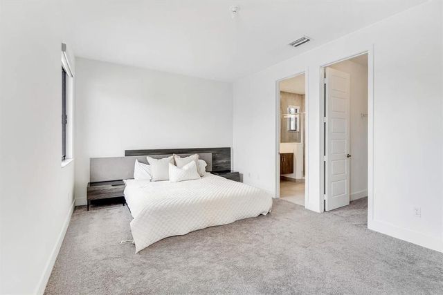 10595 S Lago Vista Circle, Parkland, FL 33076