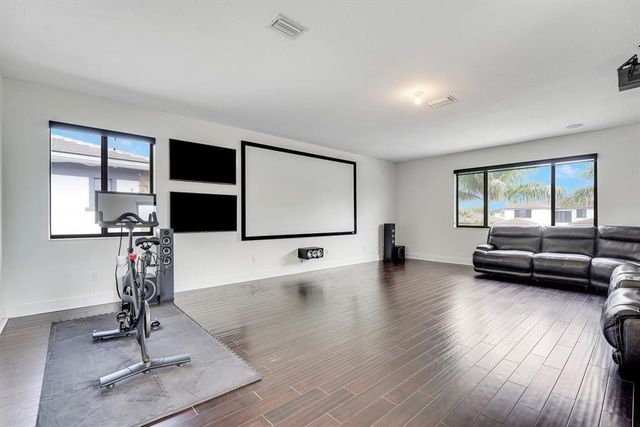 10595 S Lago Vista Circle, Parkland, FL 33076