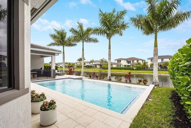 10595 S Lago Vista Circle, Parkland, FL 33076