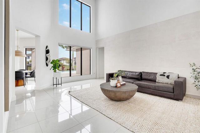 10595 S Lago Vista Circle, Parkland, FL 33076