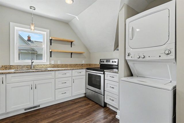 143 S State Street, Zeeland, MI 49464