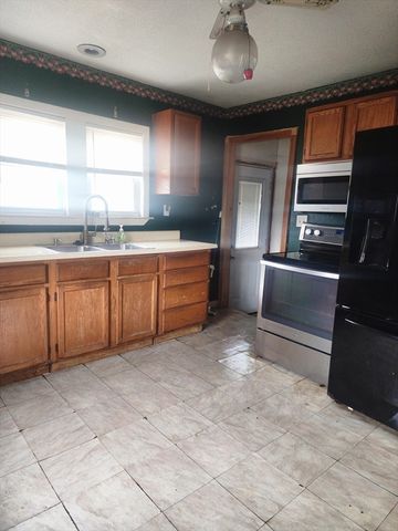 2 Alice St, Montague, MA 01376