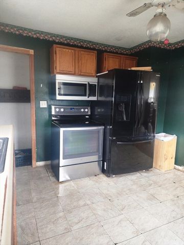 2 Alice St, Montague, MA 01376