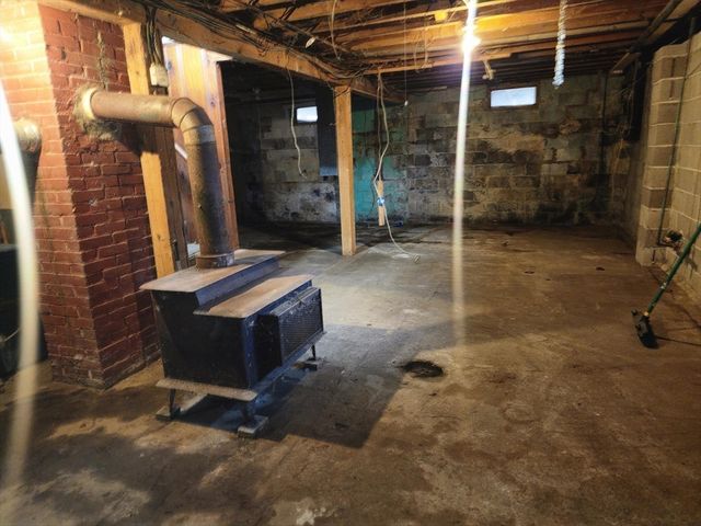 2 Alice St, Montague, MA 01376