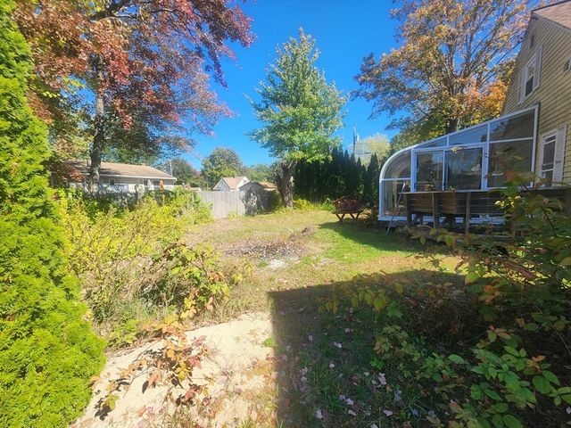 2 Alice St, Montague, MA 01376