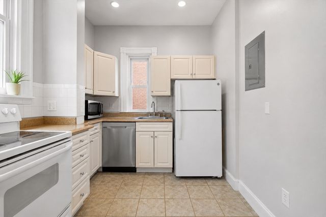 259 Beacon Street 23, Boston, MA 02116