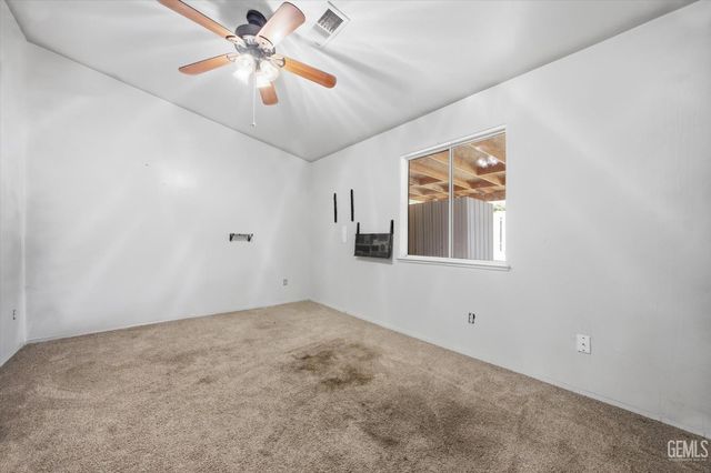 2914 Tar Springs Avenue, Bakersfield, CA 93313