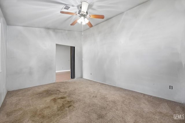 2914 Tar Springs Avenue, Bakersfield, CA 93313