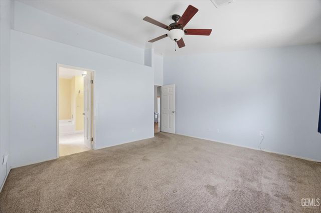 2914 Tar Springs Avenue, Bakersfield, CA 93313