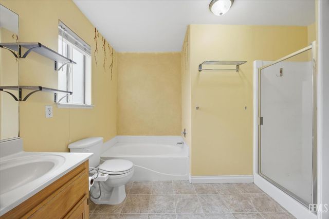 2914 Tar Springs Avenue, Bakersfield, CA 93313