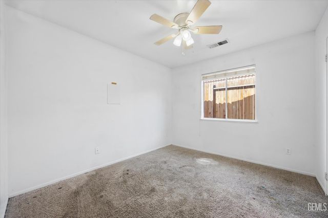 2914 Tar Springs Avenue, Bakersfield, CA 93313