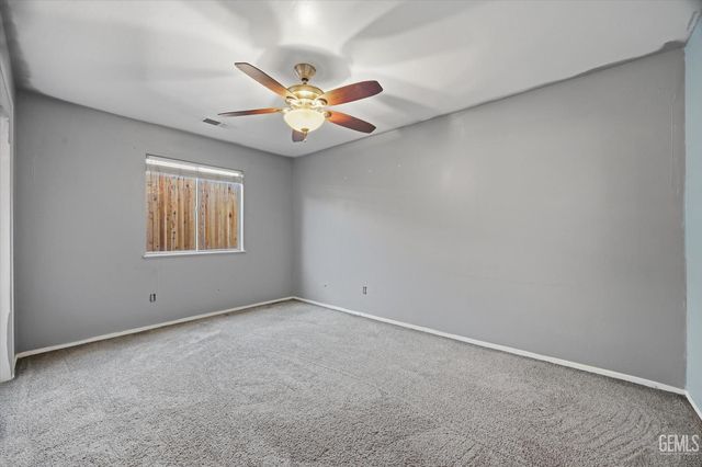 2914 Tar Springs Avenue, Bakersfield, CA 93313