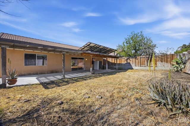 2914 Tar Springs Avenue, Bakersfield, CA 93313