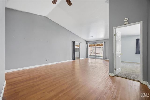 2914 Tar Springs Avenue, Bakersfield, CA 93313