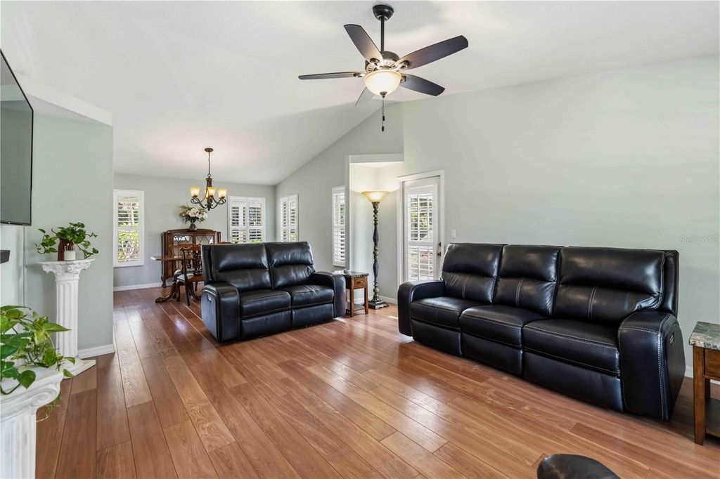 Image 11 of property listing at 9308 65TH AVENUE E, Bradenton, FL 34202