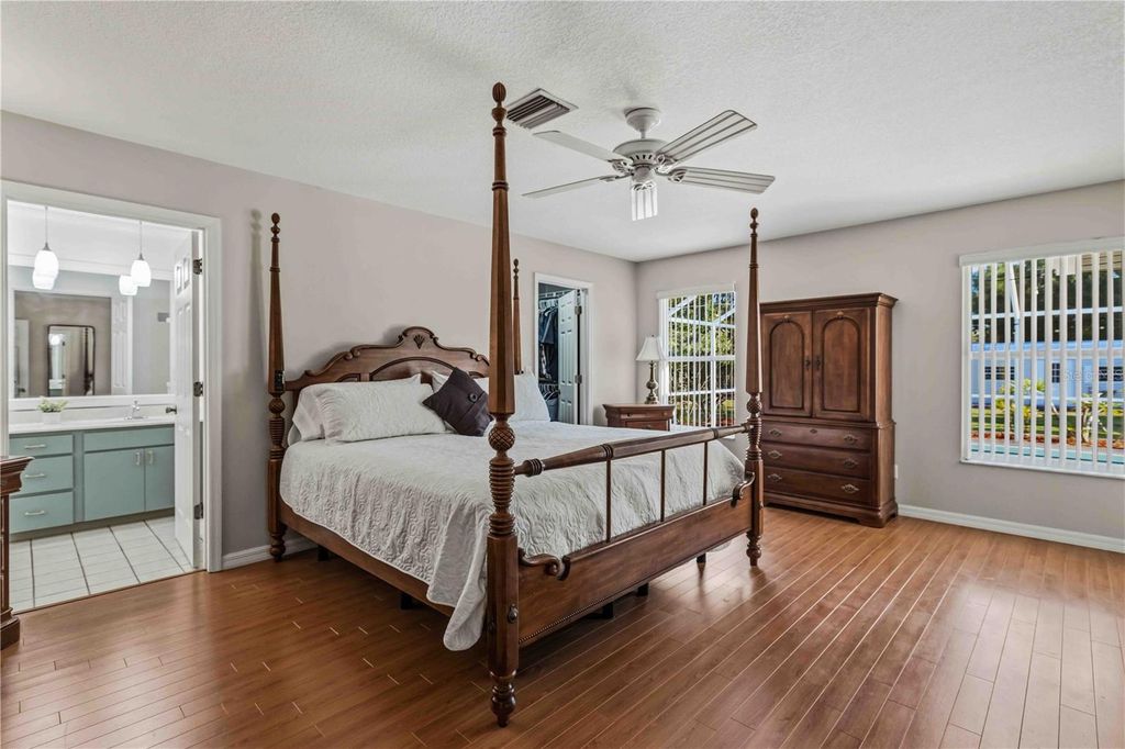 Image 23 of property listing at 9308 65TH AVENUE E, Bradenton, FL 34202