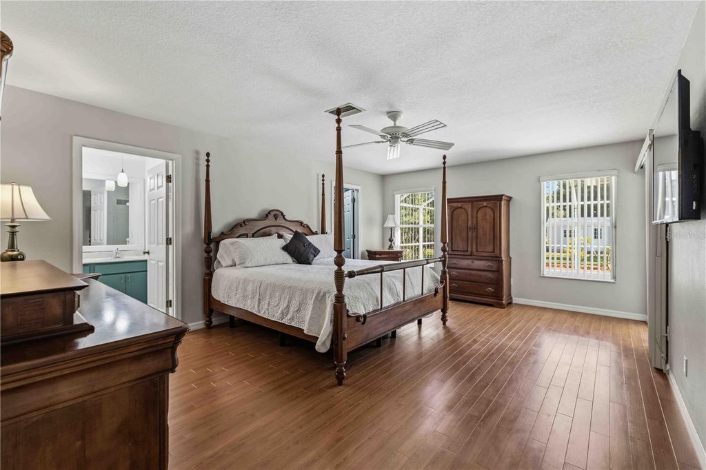 Image 24 of property listing at 9308 65TH AVENUE E, Bradenton, FL 34202