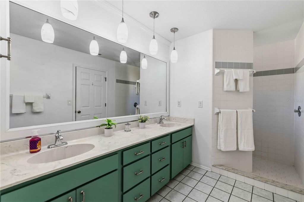 Image 27 of property listing at 9308 65TH AVENUE E, Bradenton, FL 34202